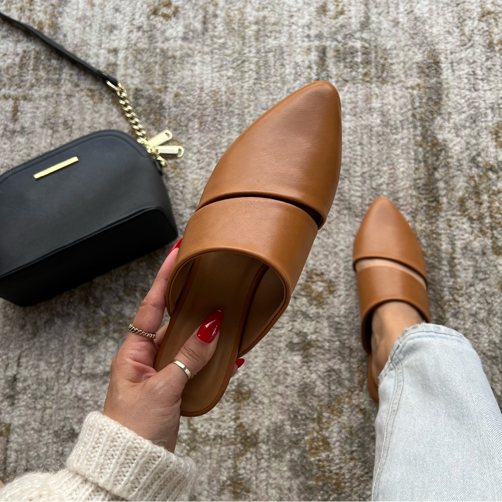 Camel Cut Out Flats